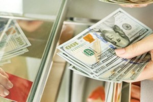 Мошенники предлагают россиянам сверхвыгодный обмен валюты