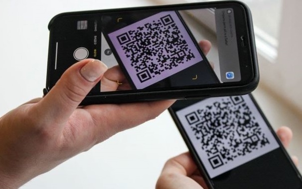 В Москве распространяется мошенничество с QR-кодами на прокатных самокатах