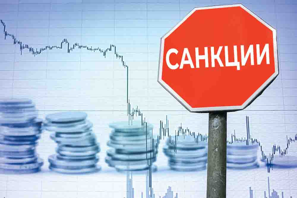 Банк России снова оставил в силе ограничения по снятию наличной валюты