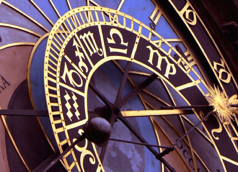 Мошенники используют предсказания на 2026 год как приманку для жертв