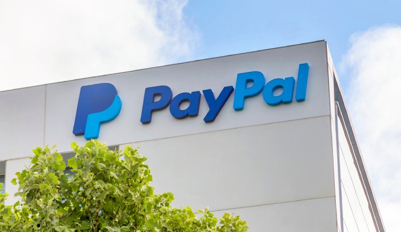 Блогеры на YouTube смогут получать доходы в виде монеты PYUSD от PayPal