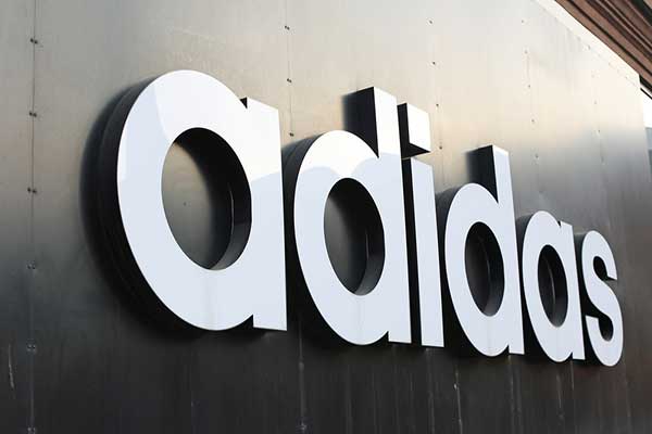 Акции Adidas резко выросли в цене