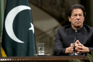 Пакистанский премьер-министр ушел в отставку