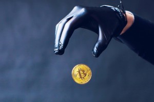 Жительница Омска потеряла на попытке криптотрейдинга 2 млн рублей