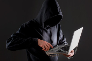 Аферисты выманивают данные и деньги россиян под предлогом ваучера на топливо