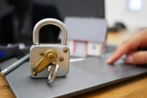 С 1 июля в России начнут продавать квартиры по биометрии