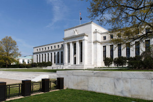 Федеральный резерв США выделил еще 2.3 триллиона на поддержание экономики