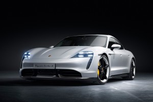Taycan едет в Индию: Porsche делает ставки на миллионеров