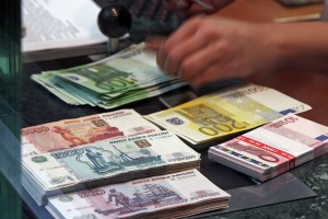 Старт периода уплаты налогов вызвал рост рубля