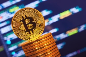Биткоин поднялся в цене: на сколько и почему подорожала криптовалюта